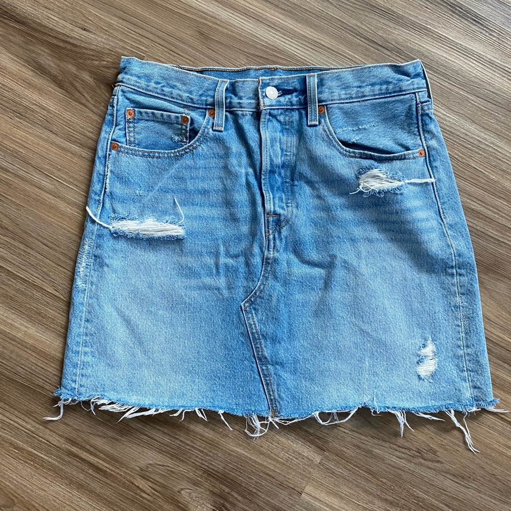 Levi’s High Rise Denim Skirt size 30